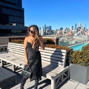 Wilfred - Aritzia Black Skirt - Small